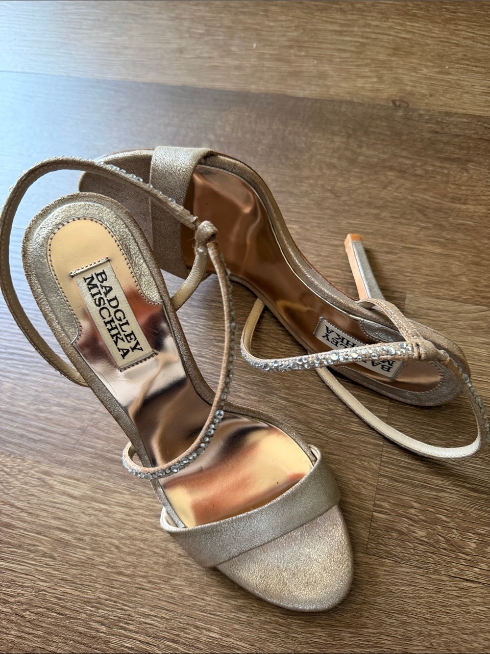 Badgley Mischka Champagne Metallic Strappy Heels 7